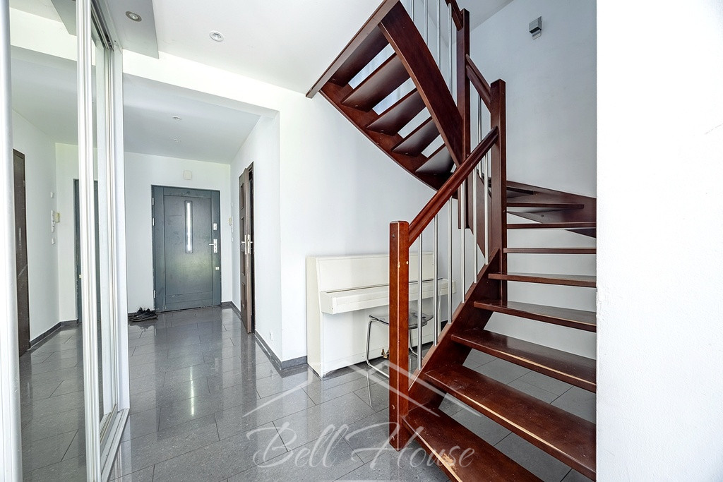 Dom Sprzedaż Dobra 18